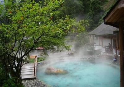 想品嘗臨安特色農家美食嗎？快來蘆荻溫泉酒店吧